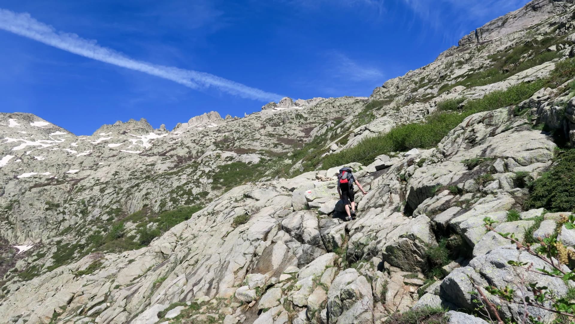 hiker climbing gr20